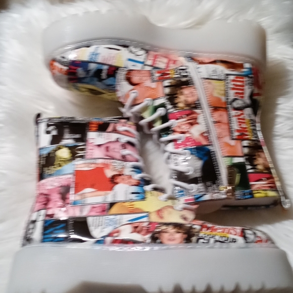 Womens - Picture 3 of 4